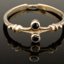 טבעת זהב משובצת ספירים   (2118)