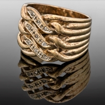 טבעת זהב משובצת אבני זירקוניה