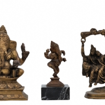 לוט של 3 פסלים שולחניים דקורטיביים עשויים פליז