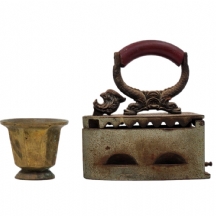 לוט של מכתש ברונזה ומגהץ עתיקים