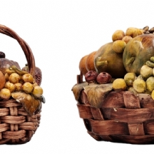 זוג פסלי חרס בצורת סלסילות פירות