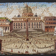 משקולת נייר איטלקית עתיקה מהמאה ה-19, עשויה לוח צפחה שחורה משובץ במרכזו מדליון