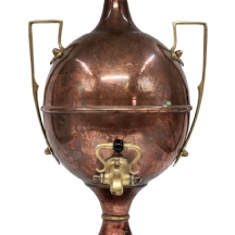 סמובר עתיק גדול ויפה במיוחד, עשוי נחושת ופליז