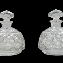 זוג דקנטרים איכותיים עשויים קריסטל