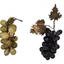זוג קישוטים דקורטיביים בצורת אשכולות ענבים