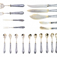 לוט של חלקי סט סכו"ם גרמני ישן (פריטים שונים), מוזהב, ידיות עשויות כסף 800'