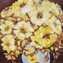 'פרחים צהובים בכד כדורי תכול' - שמן על נייר מוצמד לקרטון, חתום, אמן לא מזוהה