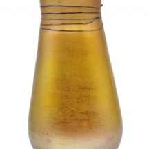 כד זכוכית סטודיו בסגנון אר נובו עשוי זכוכית זרחנית (Iridescent Art Glass), חתום