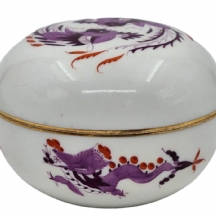 קופסת פורצלן גרמנית עתיקה ואיכותית, מתוצרת: 'מייסן' (Meissen), מעוטרת ציורי יד