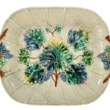 מגש עתיק (תחתית למרקיה) עשוי מג'וליקה (Majolica), הרבע האחרון של המאה ה-19