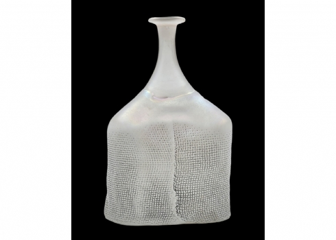 בקבוק זכוכית מתוצרת 'קוסטה בודה' על פי עיצוב של האמן ברטיל ואליין משנת 1978