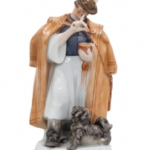 לאספנים - פסל פורצלן הונגרי איכותי מתוצרת 'הרנד' (Herend) בדמות צייד מאכיל כלב