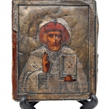 איקונה רוסית עתיקה (אורתודוכסית) מהמאה ה-19, מצויירת ביד על לוח עץ ומחופה בחזיתה