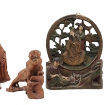 לוט של 4 חפצי נוי סינים ישנים ועתיקים, עשויים עץ ומגולפים בעבודת יד