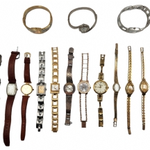 לוט של 15 שעוני יד לנשים, יד שנייה / משומש, לא נבדק מצב עבודה, יצרנים שונים