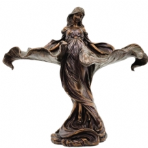 פסל בדמות אישה, בסגנון אר-נובו