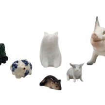 לוט של 6 פסלונים בדמות חזירים