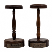 זוג מעמדי עץ לתצוגה