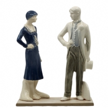 זוג פסלוני קרמיקה בדמות גבר ואישה