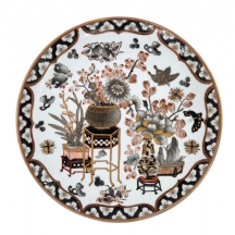 צלחת פורצלן סינית דקורטיבית מעוטרת באמייל וחתומה