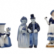 לוט של 3 פסלוני כחול לבן, עשויים קרמיקה ופורצלן