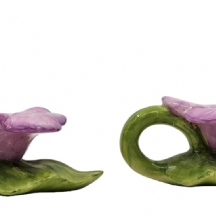 זוג פמוטים ישנים בצורת פרחים