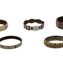 לוט צמידים ישנים