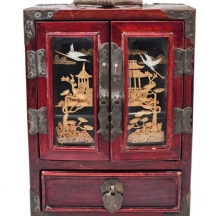 ארונית סינית שולחנית ישנה לתכשיטים