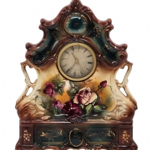 שעון קמין אנגלי עתיק (ויקטוריאני) מהרבע האחרון של המאה ה-19, עשוי חרס מעוטר