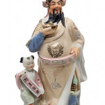 פסל סיני גדול עשוי חרסינה מצויירת בעבודת יד באמייל ובזהב, לא חתום