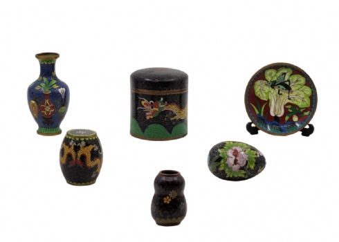 לוט של 6 חפצי קלואזונה (Cloisonne) סינים ישנים שונים