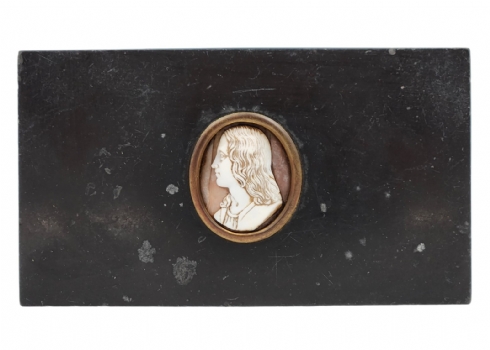 משקולת נייר עתיקה מהמאה ה-18 משובצת מדליון קמיאו בדמות גבר