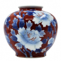 כד פורצלן שיוצר באזור אריטה (Arita) בסגנון 'Fukagawa Porcelain'