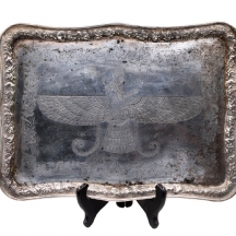 לאספנים - מגש פרסי עתיק וכבד, עשוי כסף '840', מעוטר כולו בעבודת 'רפוסה'