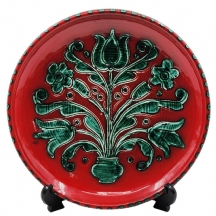 צלחת קרמיקה אוסטרית מעוטרת בעבודת יד בדגם כד פרחים, חתומה