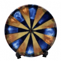 צלחת הגשה עשויה קרמיקה בסגנון אר-דקו