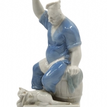 פסלון פורצלן רוסי ישן בדמות טבח וחתול