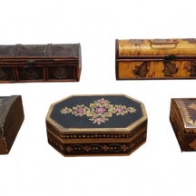 לוט של 5 תיבות וקופסאות ישנות ושונות