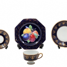 לוט של צלחת פורצלן גרמנית מתוצרת 'רוזנטל' (Rosenthal) ועוד ספל פורצלן