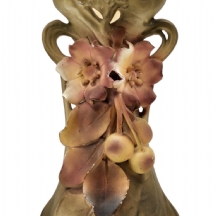 אגרטל ישן בסגנון אר נובו, עשוי פורצלן צבוע ביד