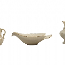 לאספנים - לוט של 3 חפצי פורצלן מתוצרת בליק (Belleek) אירלנד ושניים מתוצרת 'לנוקס