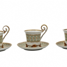 סט של 3 ספלי תצוגה צרפתים אלגנטיים מאד ותחתיות תואמות, מתוצרת: 'R. K. W. Marque