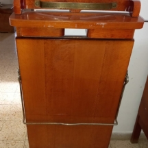 מתלה/קולב לבגדים עשוי עץ