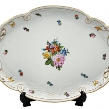 מגש פורצלן הונגרי איכותי מתוצרת: 'הרנד' (Herend), מעוטר בציור יד באמייל ובזהב