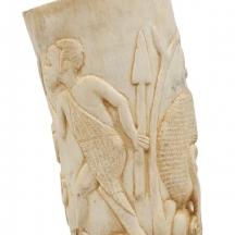 אהיל למנורה שולחנית אפריקאי, עשוי חומר מגולף