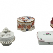 לוט של 5 קופסאות פורצלן וקרמיקה שונות