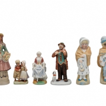 לוט של 6 פסלוני חרס בדמות אנשים