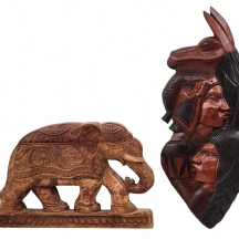 לוט של 2 קישוטים אפריקאים עשויים עץ