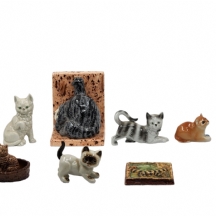 לוט של 9 פסלוני קרמיקה ופורצלן שונים