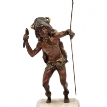 פסל ברונזה בדמות אינדיאני